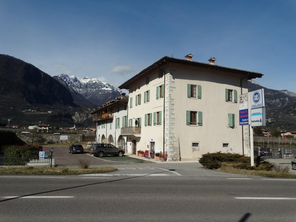 Gardainn La Cascina Riva del Garda Phòng bức ảnh